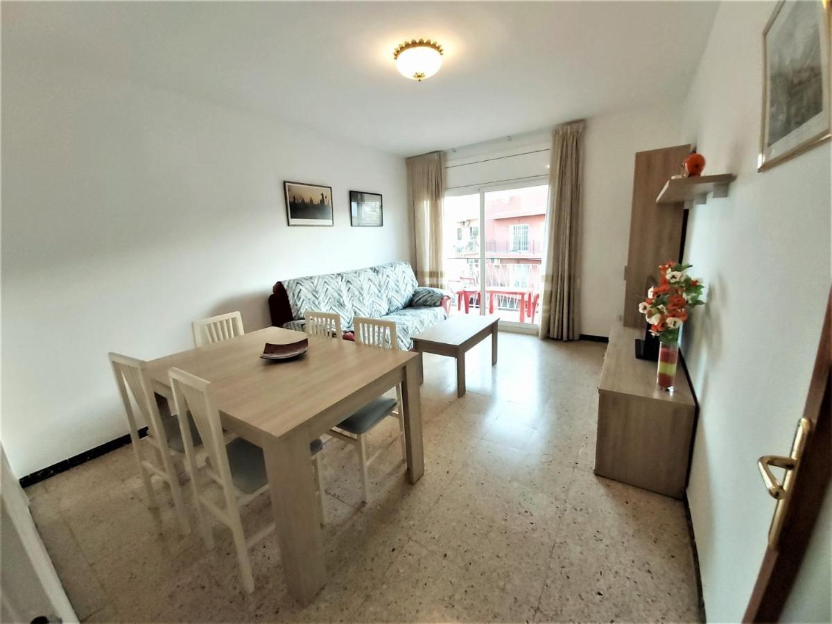Diana Apartamento Con Terraza Muy Cerca Del Mar Pineda de Mar Exterior foto